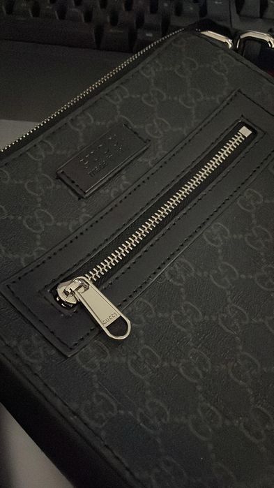 Bolsa da Gucci gg black small messenger bah