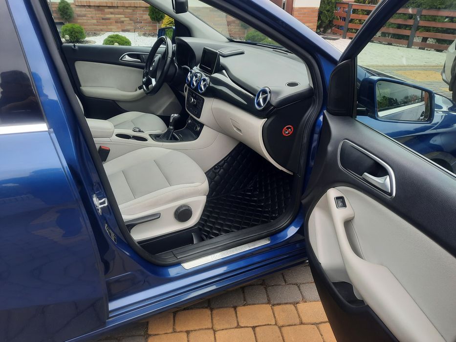 Mercedes B-180 CDI 2012 r.