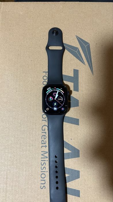 Apple Watch SE 2 44mm годинник часи епл
