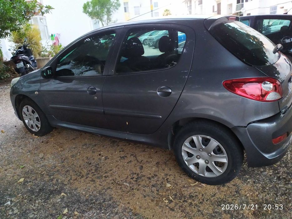 Carro Peugeot 206+ — photo 4