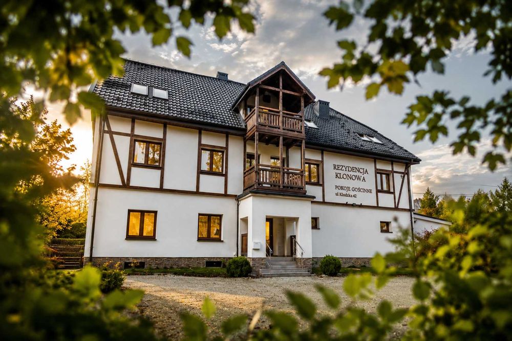 Rezydencja Klonowa pokoje apartament do wynajęcia nocleg Głuszyca
