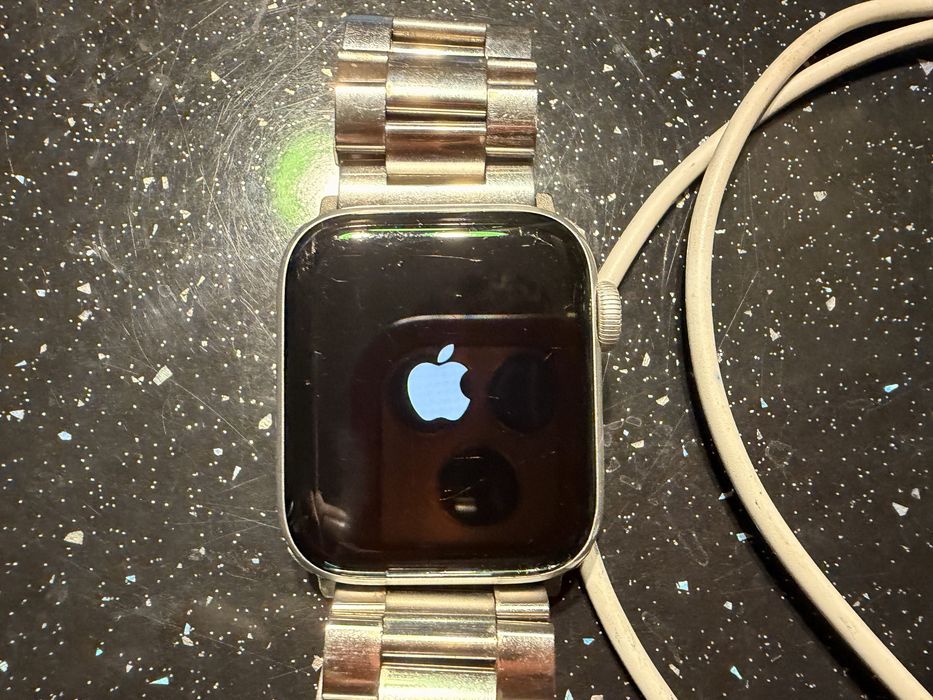 Apple Watch Series 6 40mm GPS + Cellular