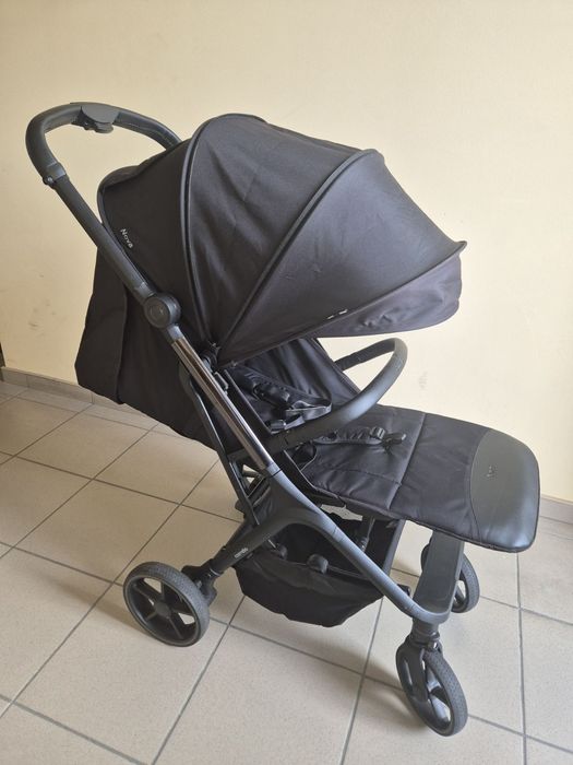 Продам прогулянковий візок Carrello Nova