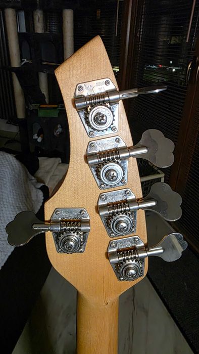 Gitara Basowa Musicman Bongo 5 HH Black