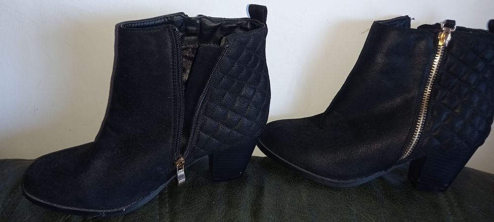 Botas  e tenis senhora  37