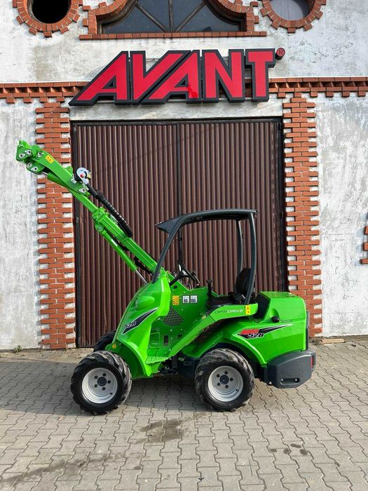 Wynajem Ładowarki Avant 528 Przedstawiciel ładowarek Avant