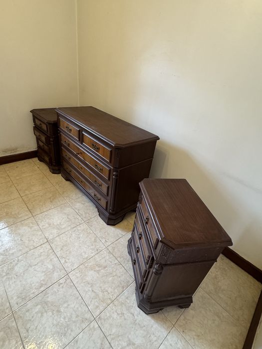 cómoda e mesas-de-cabeceira