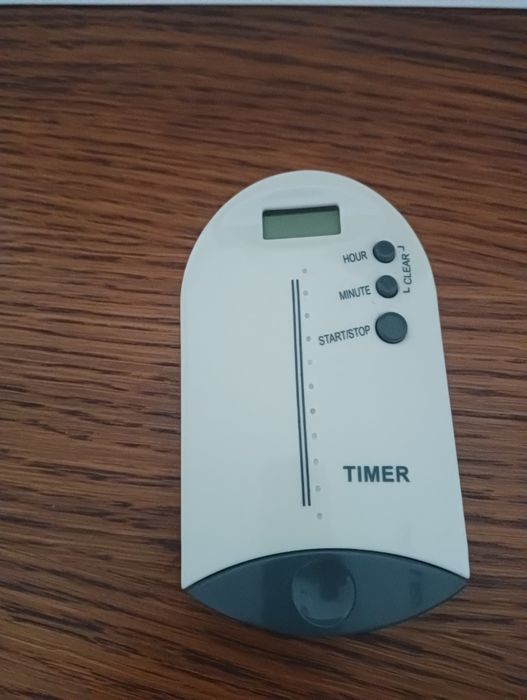Przypominacz timer z szufladką na leki, suplementy diety