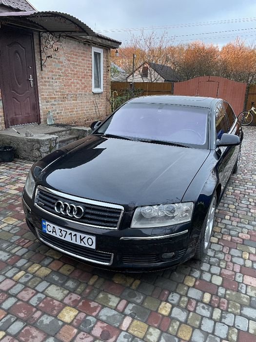 Audi  A8  Срочно