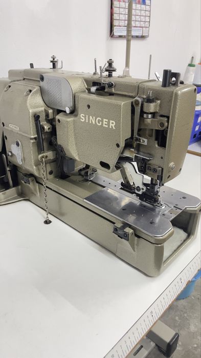 Máquina de Casear + mesa Singer