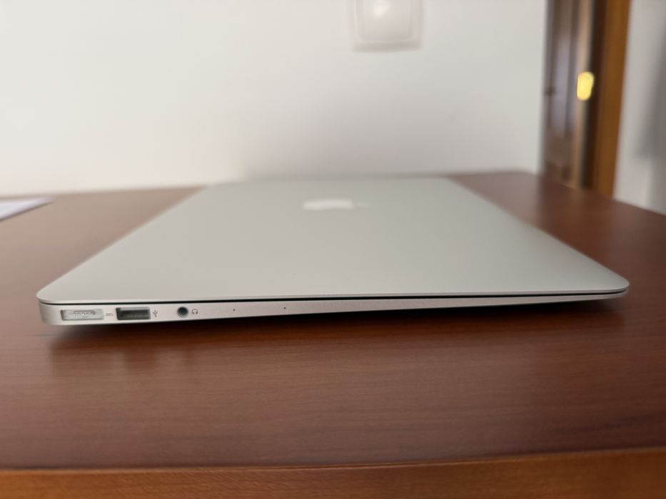 MacBook Air 2017491142189103206403