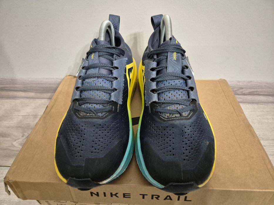 Buty damskie do biegania Nike ZoomX  Zegama Trail 2 rozmiar 40.