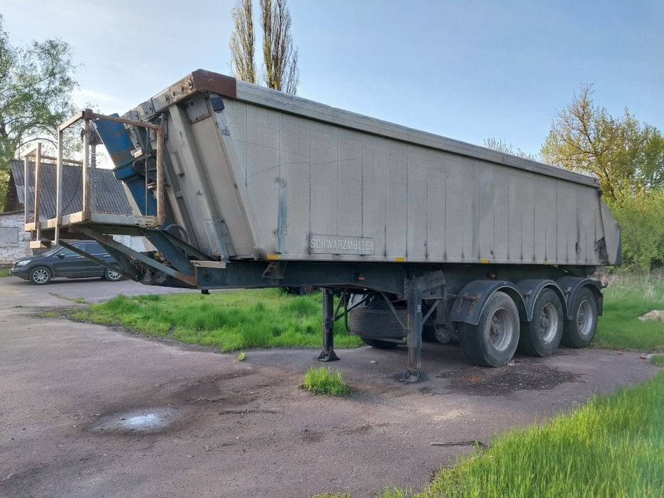 Напівпричіп Schwarzmuller