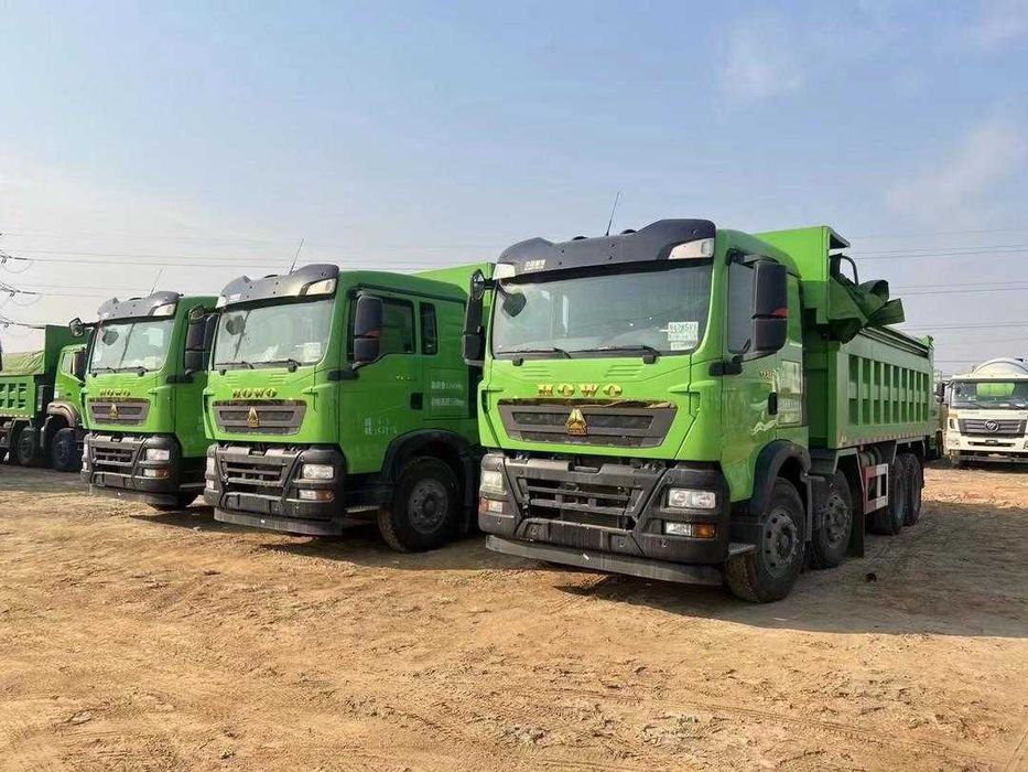 Самосвал  б/у  HOWO из Китая