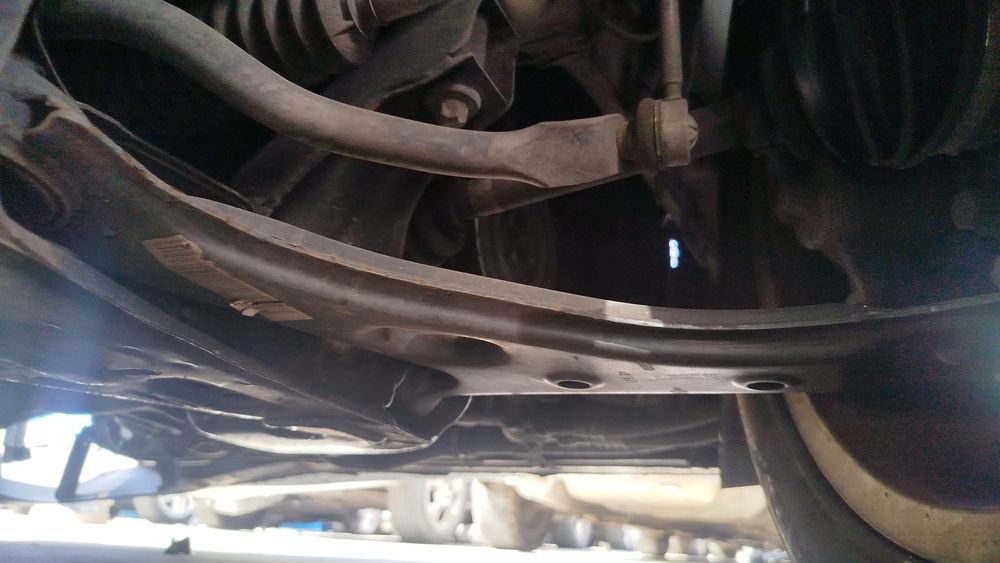 Braço de suspensão frente direito FIAT Grande Punto (199_)