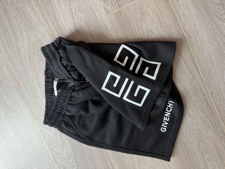 Шорти givenchy paris