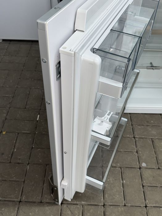 Lodówko Chłodziarkę  firmy Siemens model Ki21raf30 A++ 88 CM WYS