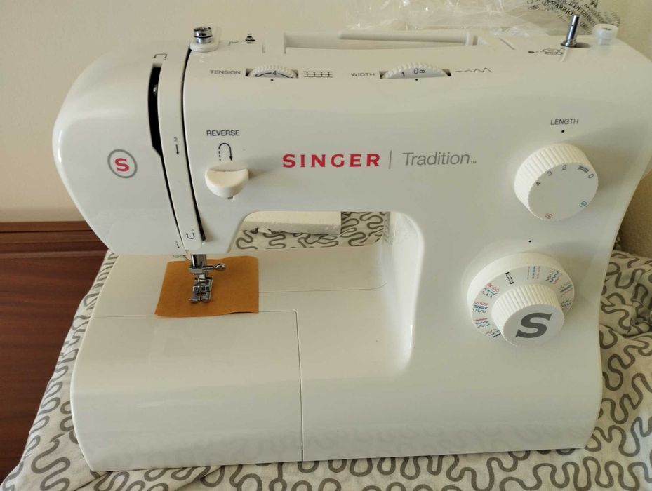Máquina de costura Singer 2282