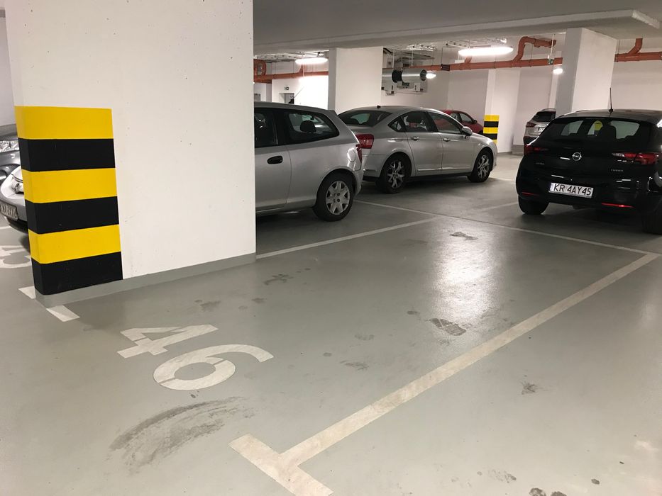 Wynajmę miejsce postojowe garaż hala – Kraków, ul. Galicyjska 3A