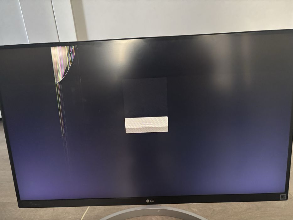 Monitor LG uszkodzony