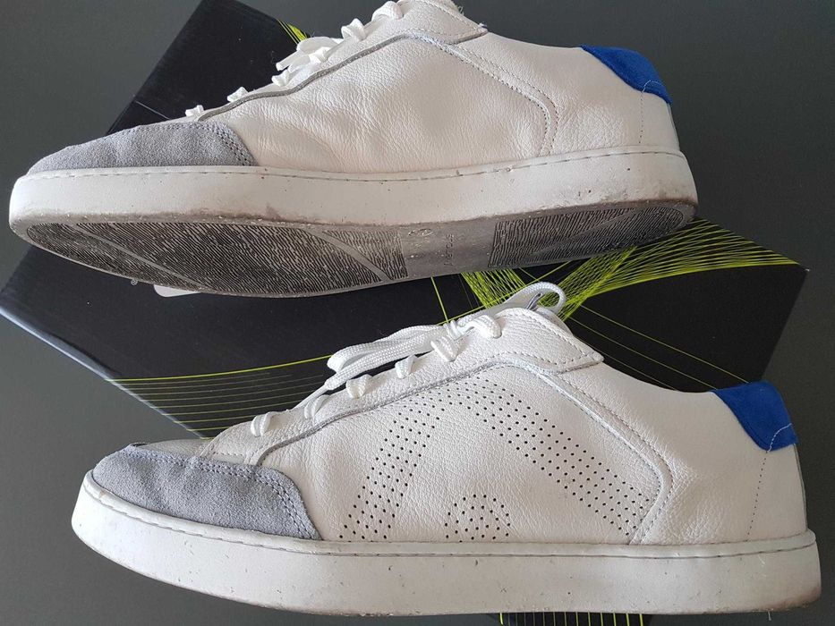 Sapatilhas Ambitious tamanho 42