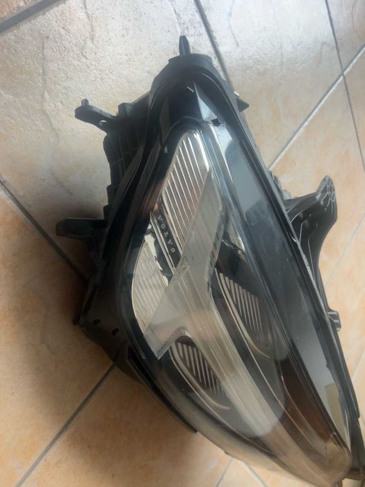 Otica Esquerda Volvo V60