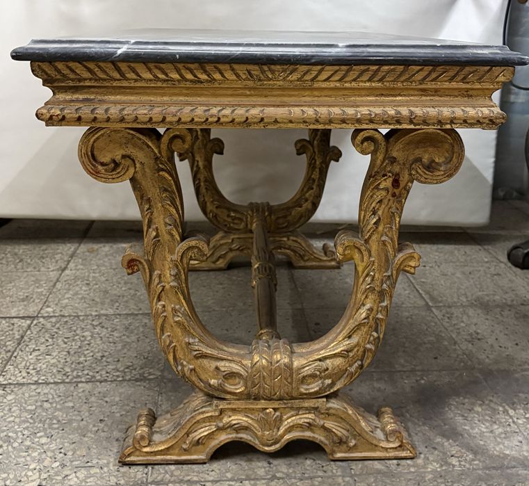 Mesa Retangular de Madeira Dourada e Tampo Marmore