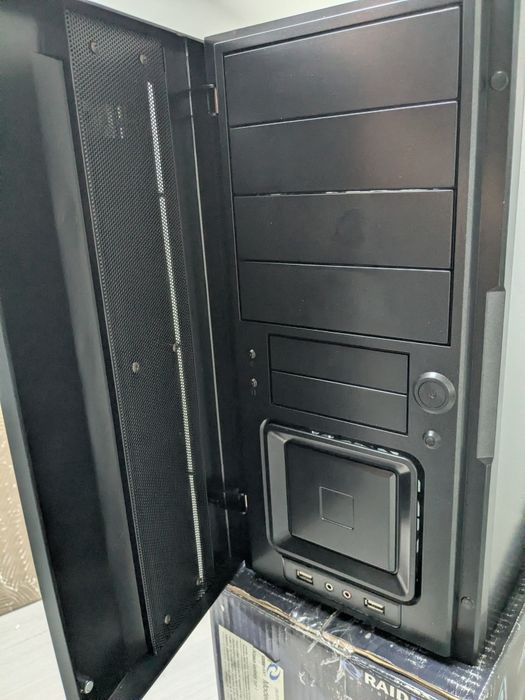 Obudowa komputerowa PC RAIDMAX ARES ATX-801WBP