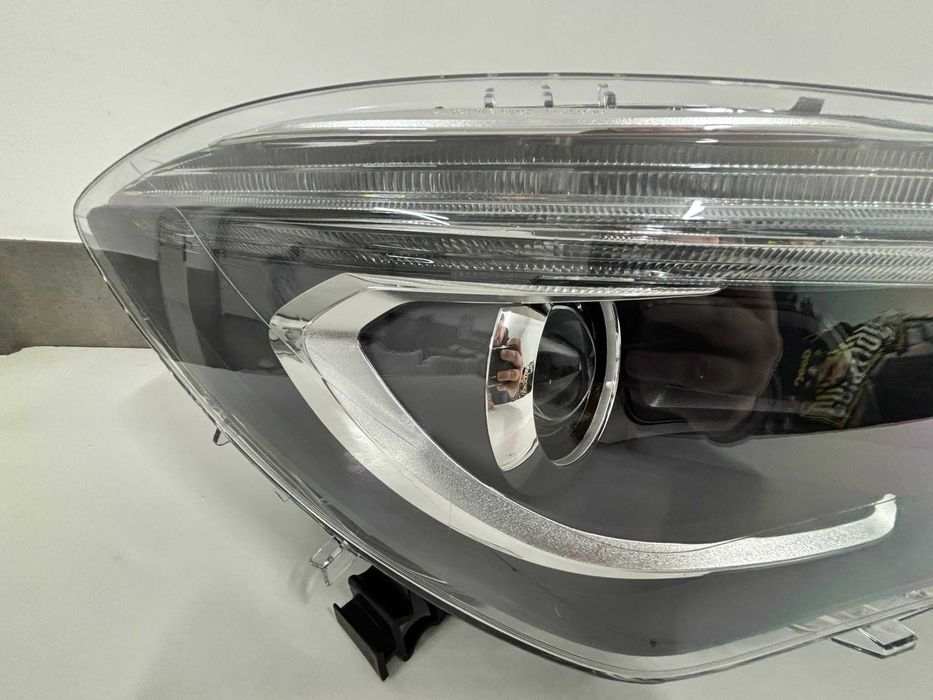 Farol Mercedes-Benz CLA W117 C/Iva Incl.