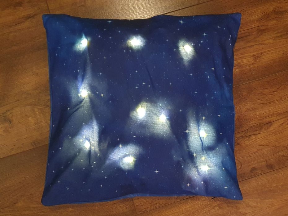 Dwie poszewki świecące na jaśki Mikołaj 40x40