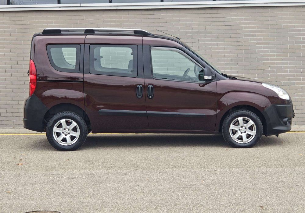 Fiat Doblo 2011 року