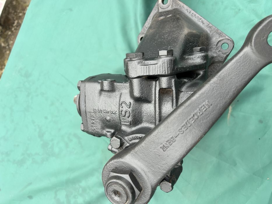Продам рулевую  колонку Ls2,Ls3 на Мерседес Рекс 609-711,Варио