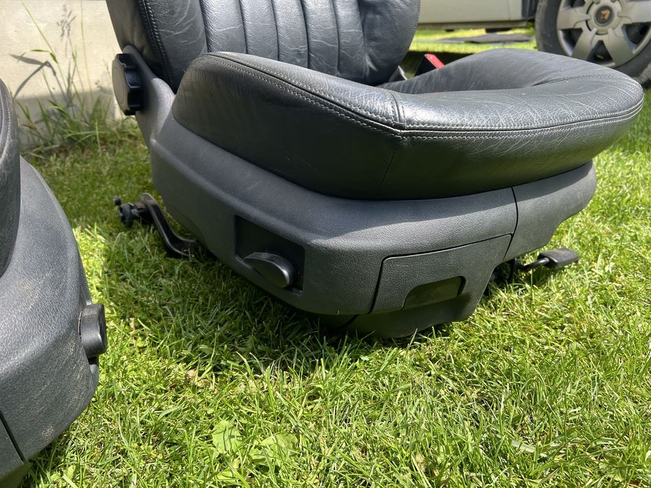 Шкіряні сидіння Audi a6 c5 універсал