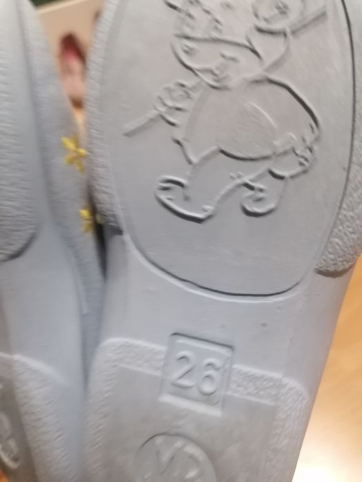 Buty, kapcie dla dziewczynki rozmiar 26
