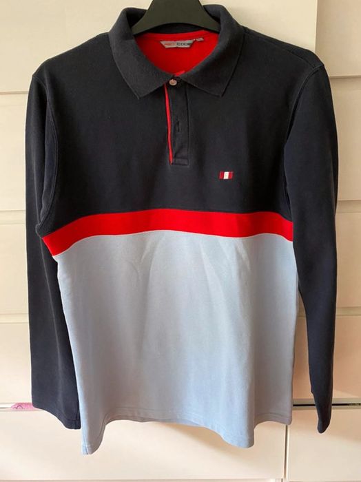 Polo azul e vermelho da Red Code