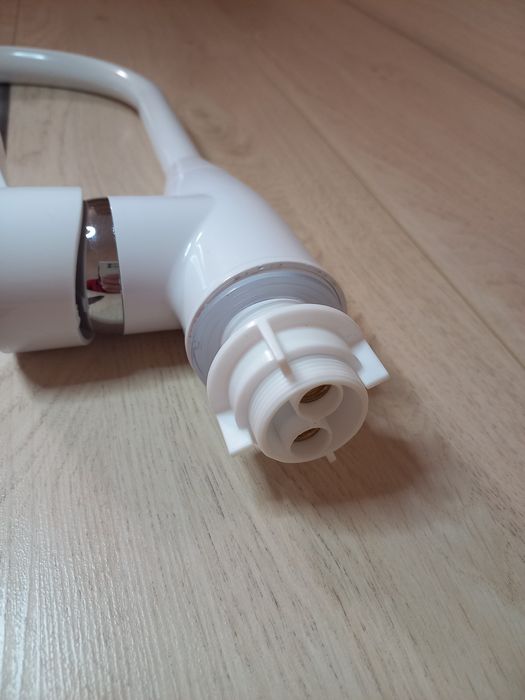 Набор смесителей для ванны кухни и умывальника белого цвета/змішувачі