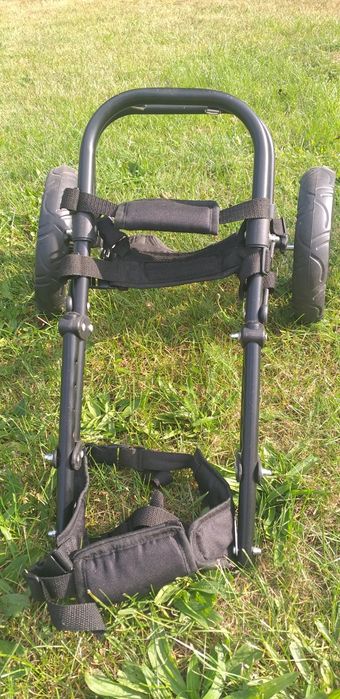 Wózek rehabilitacyjno-inwalidzki.