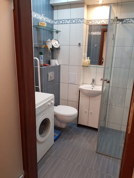 Wynajmę mieszkanie dwupokojowe z aneksem kuchennym 48. na parterze