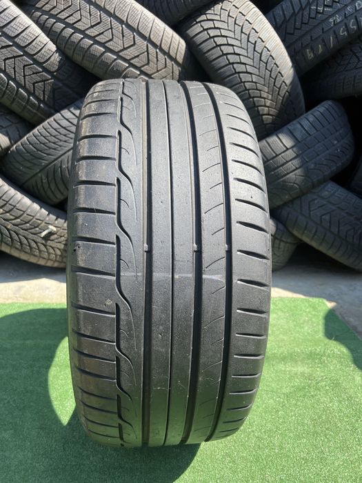 *Opona pojedynka Dunlop 245/40/18