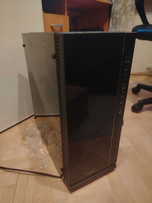 Obudowa PC z 5 wentylatorami LED – uszkodzone szkło