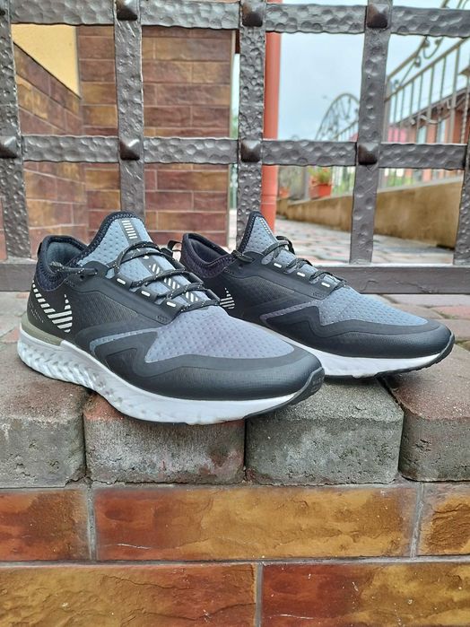 Кросівки жіночі Nike Odyssey React 2 Shield
