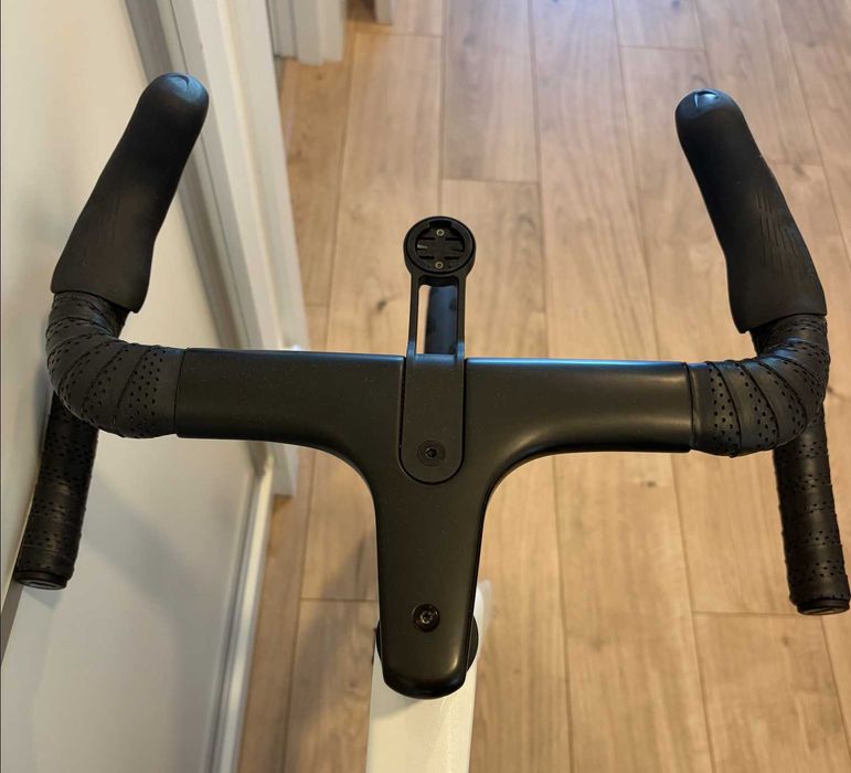 Canyon Aeroad CF SLX 8 (Última Geração) - Tam. L | DT Swiss ARC 1100 55mm (Última Geração)
