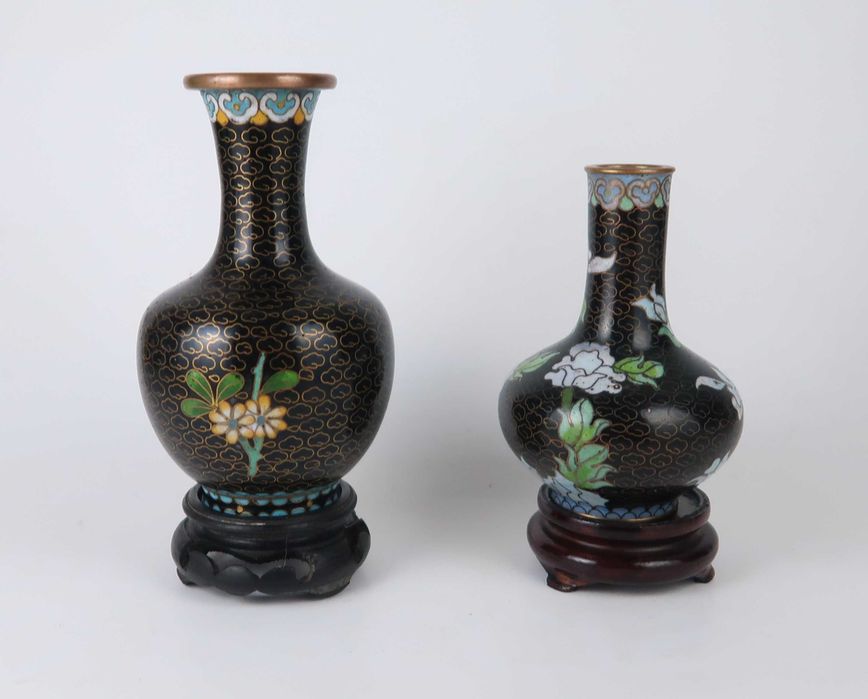 2 jarras cloisonné com suporte