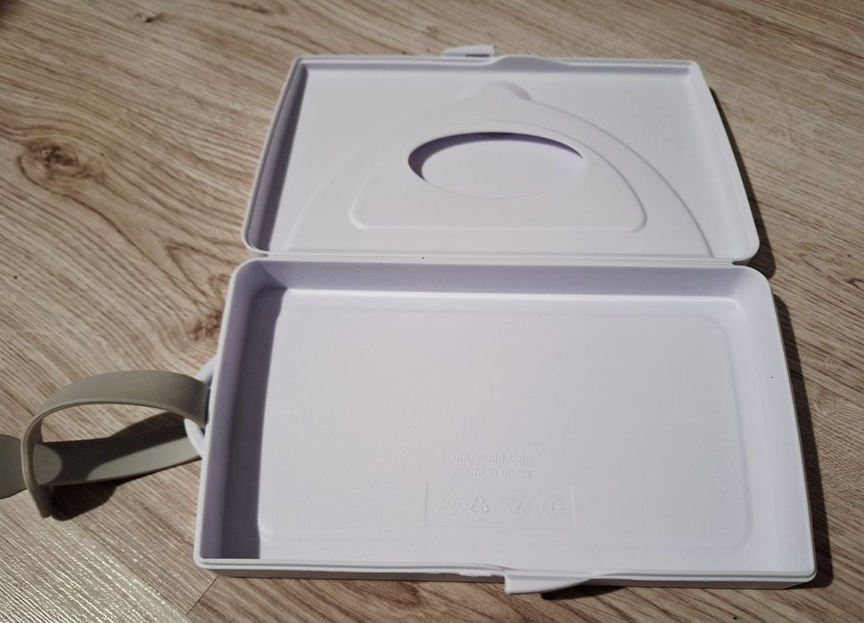 Ubbi on the go - pojemnik na mokre chusteczki