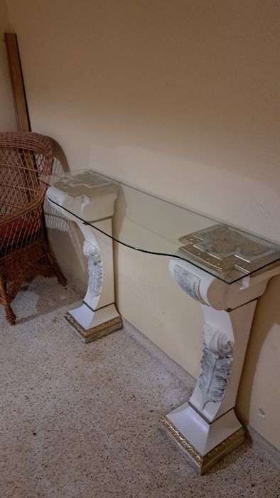 Vendo este consola com tampa de vidro usado
