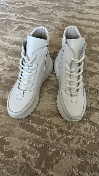 Жіноче взуття осіннє 39р