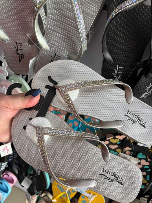Chinelos tipo havaiana