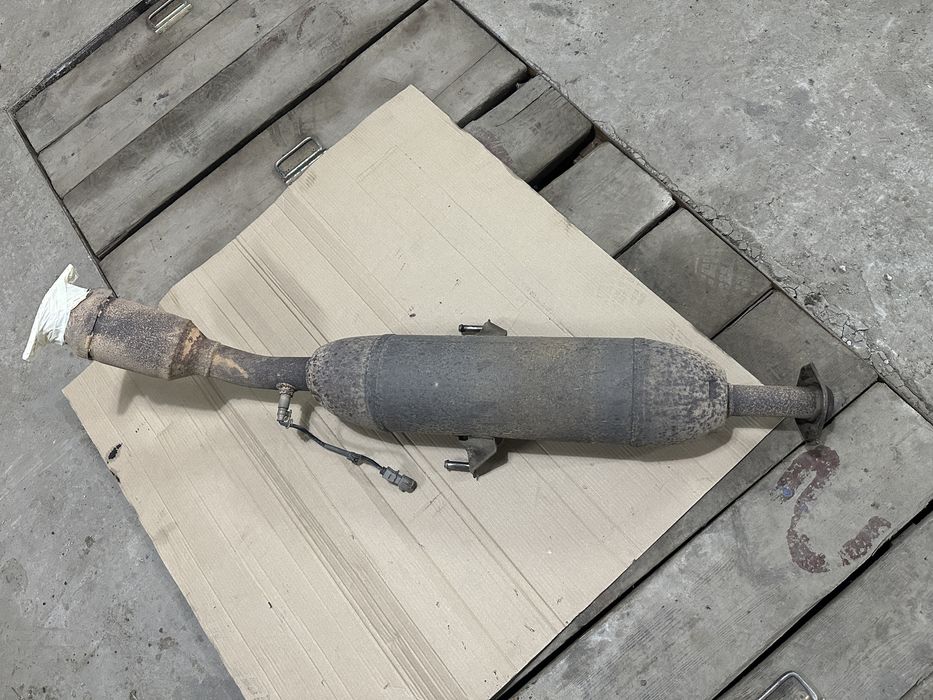 Каталізатор тойота AURIS Е150. 1.6 бензин