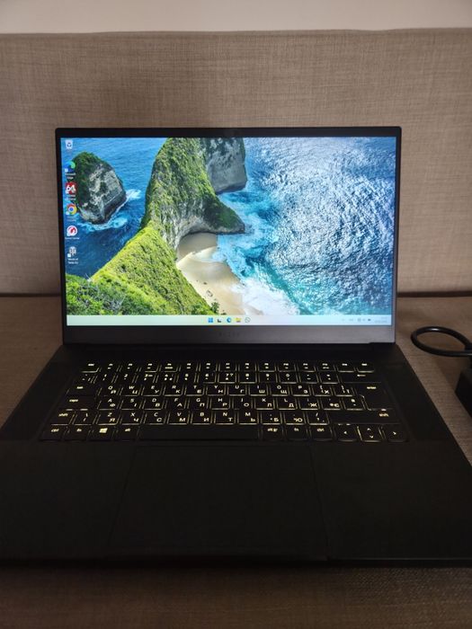 Ігровий ноутбук Razer Blade 15  i7-10750H 16gb ssd  512gb RTX2070 supe