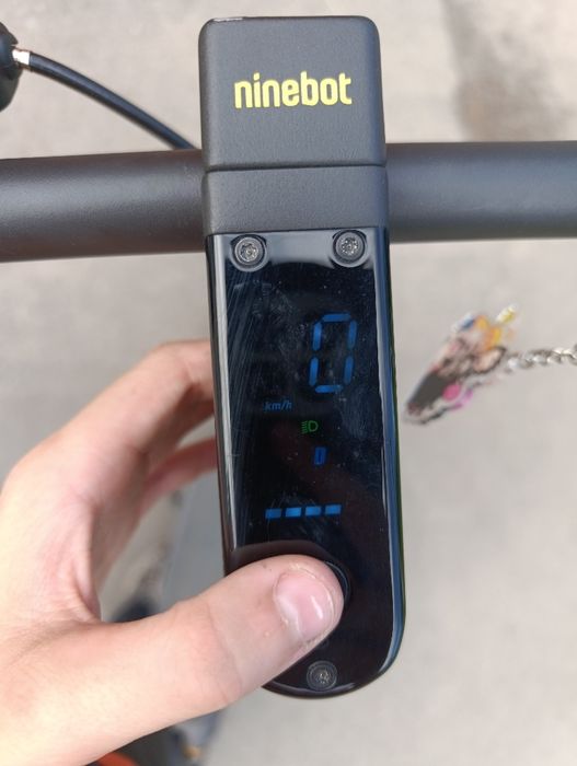 Продаю самокат ninebot max g2
